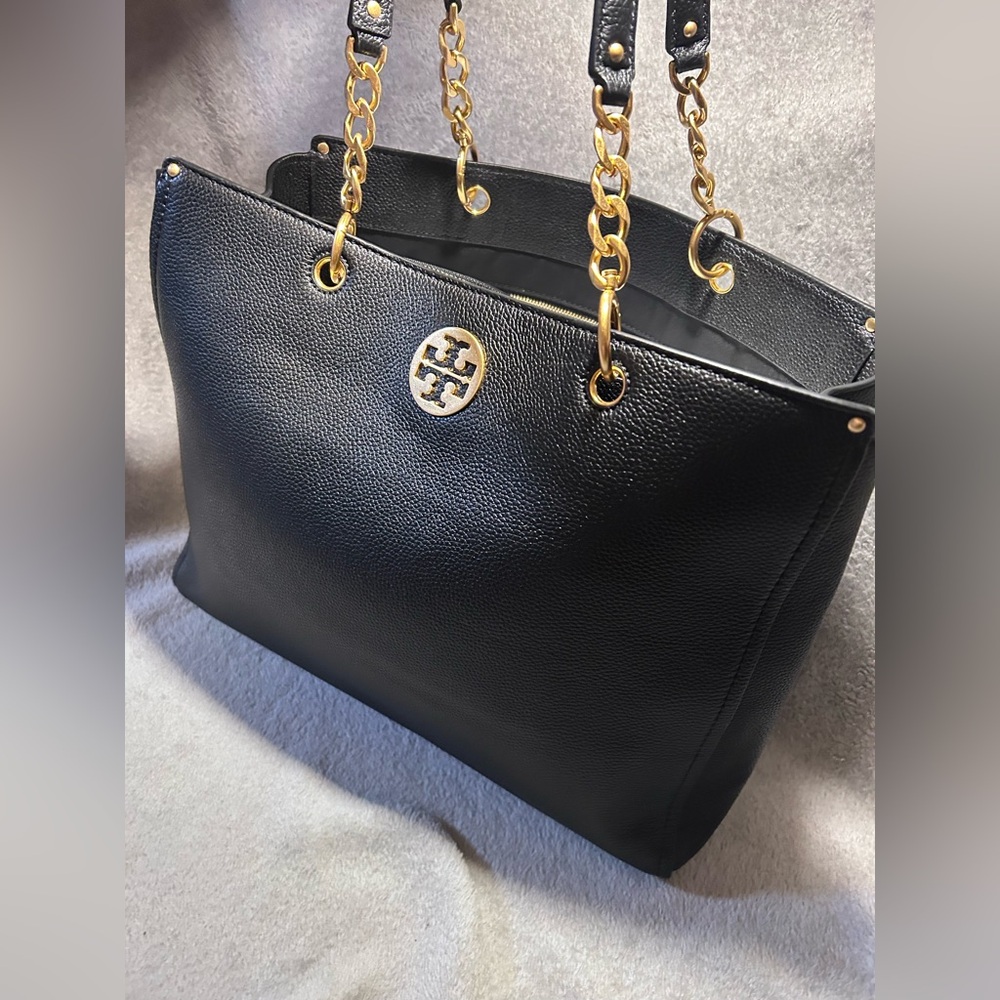 Tory Burch Everly Pebbled Leather Tote w/ Gold Hardware NWOT - Picture 3 of 16